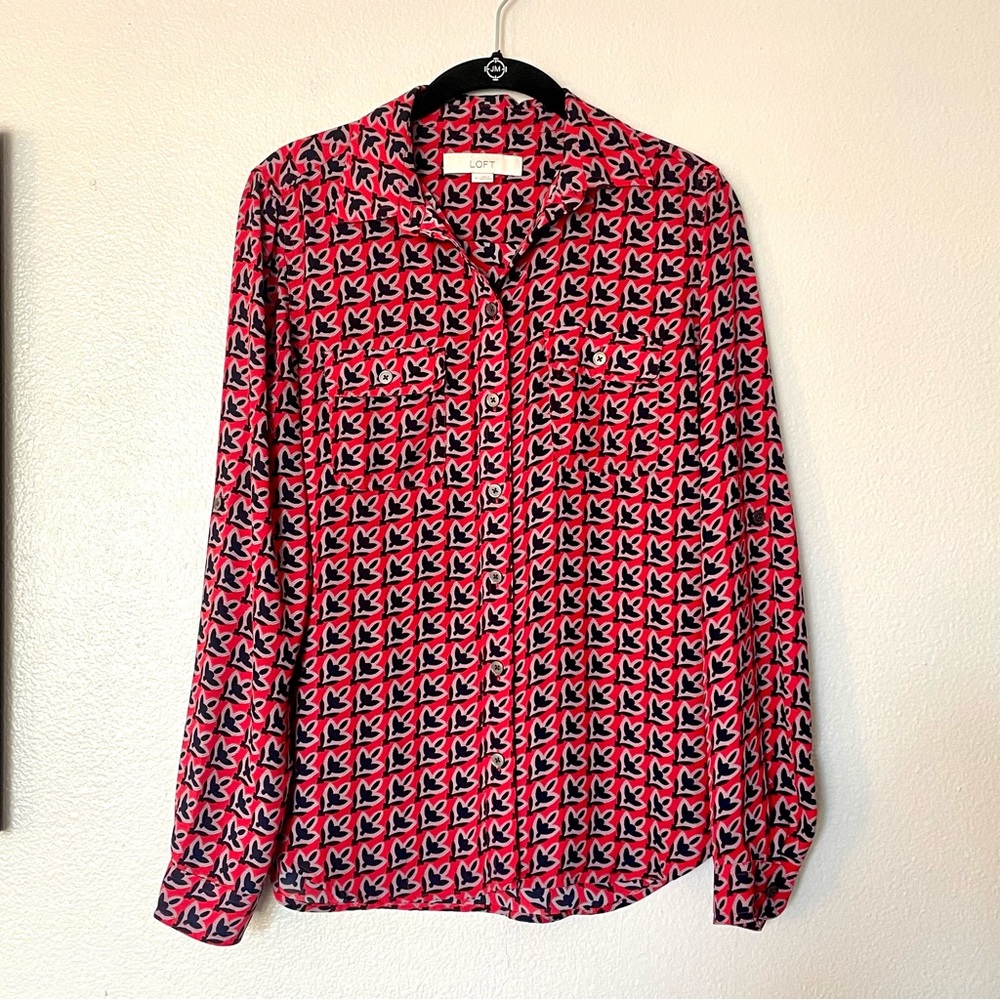 Ann Taylor Loft Button Up Red/Blue Silky Plant Print Shirt Size XS